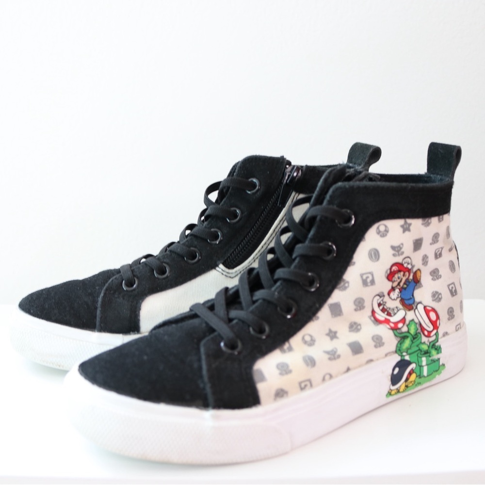 Ground Up Super Mario High Top Sneaker/Shoes with Side Zipper Kids Sz 3